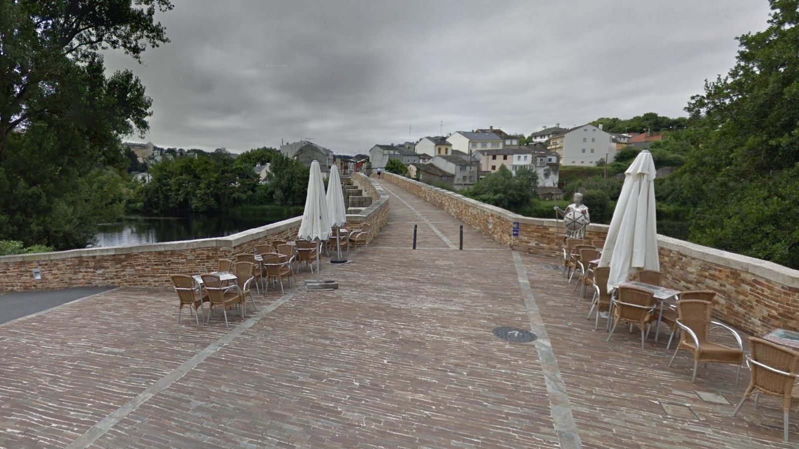 Abandonamos Lugo por su Puente Romano