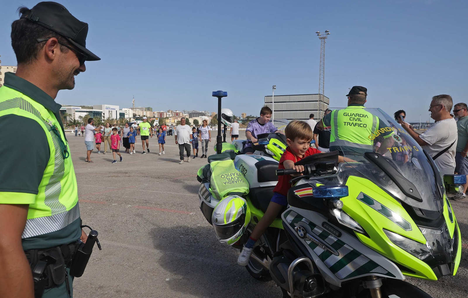 Fotos de la exposición de medios de la Guardia Civil en Algeciras