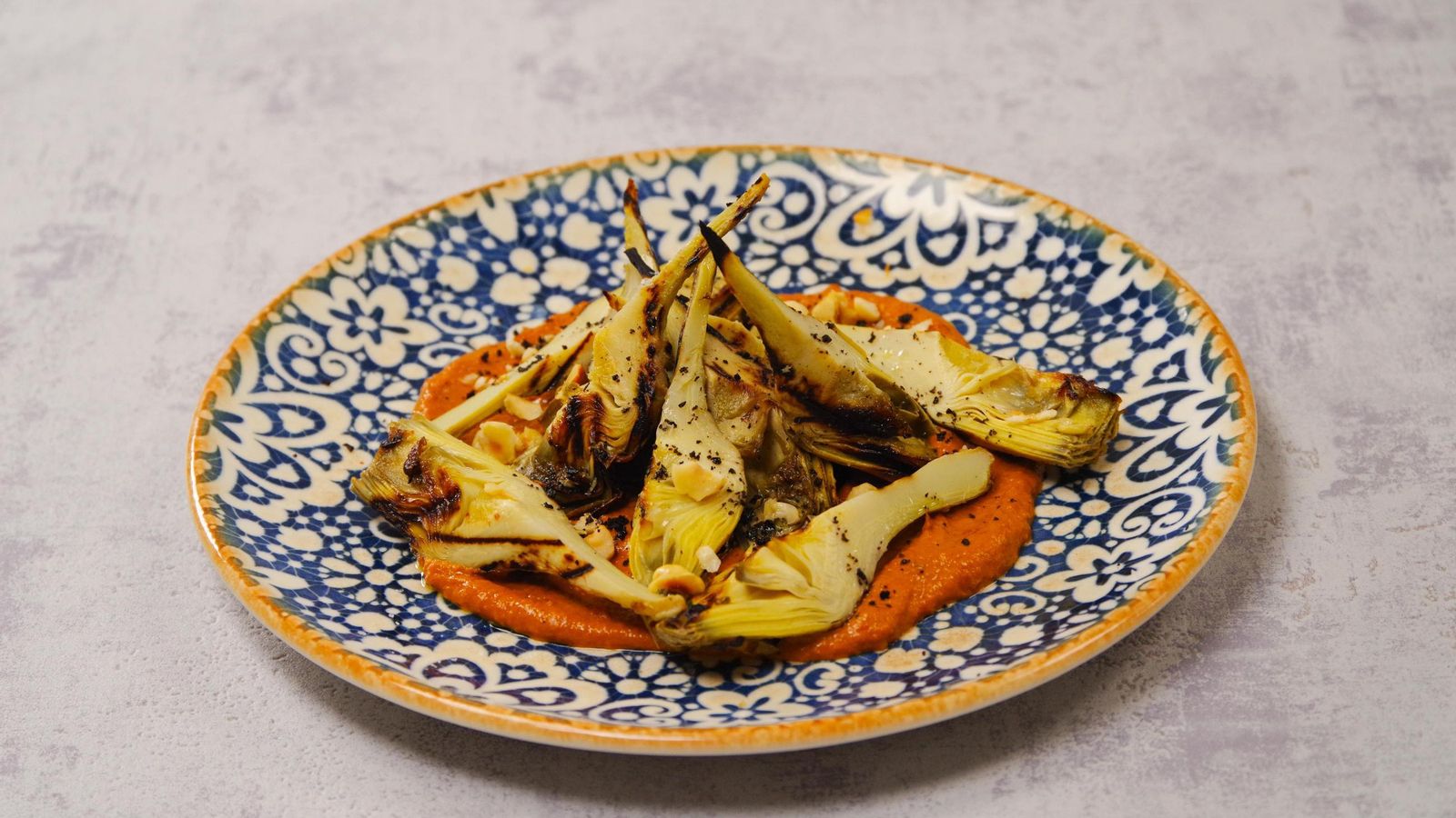 Las alcachofas a la brasa, un plato único.