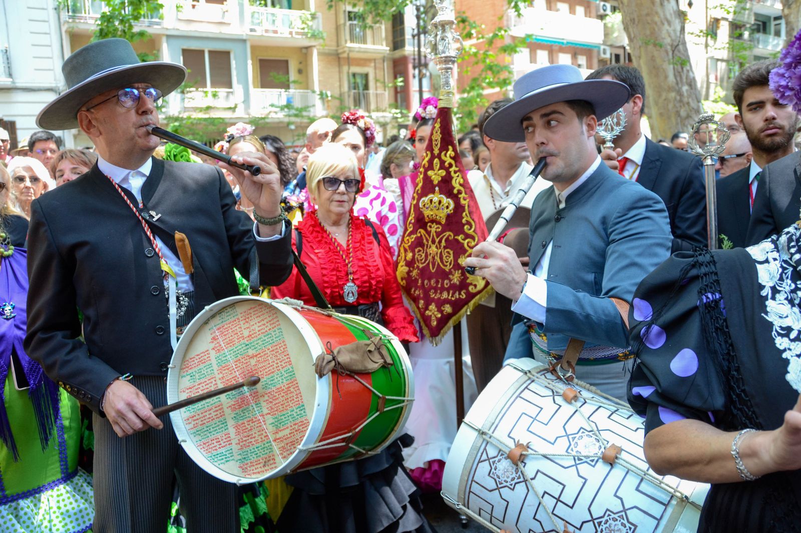 La salida de la Hermandad del Rocío de Granada, en imágenes