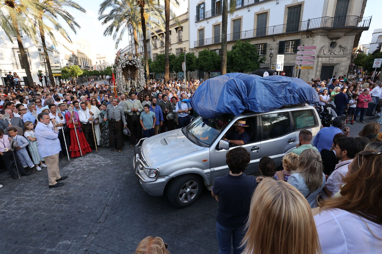 Llegada de la Hermandad del Rocío de Jerez a Santo Domingo