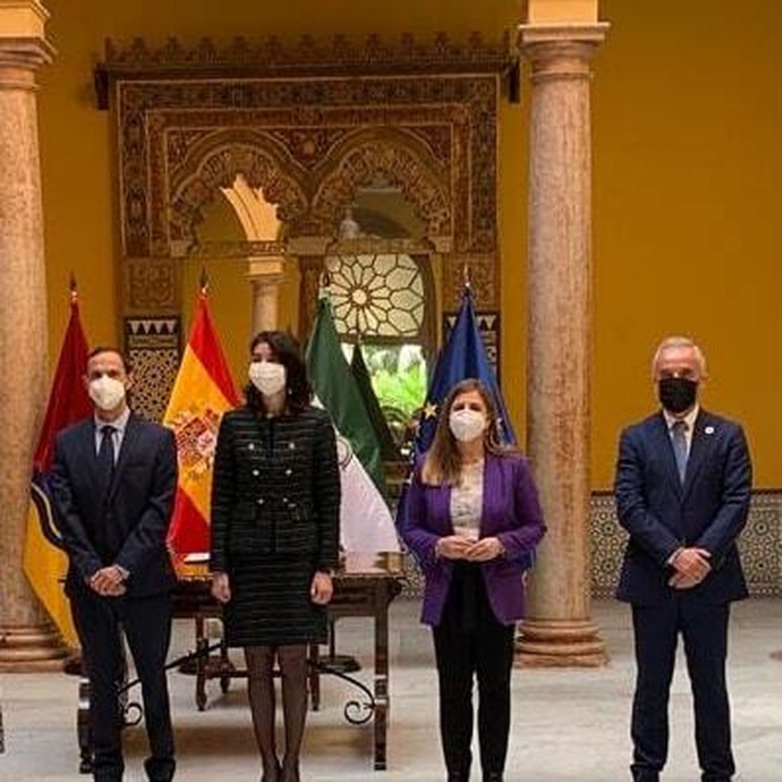 Pilar Llop junto al alcalde de Rota, la presidenta de Diputación y el senador Alfonso Moscoso.