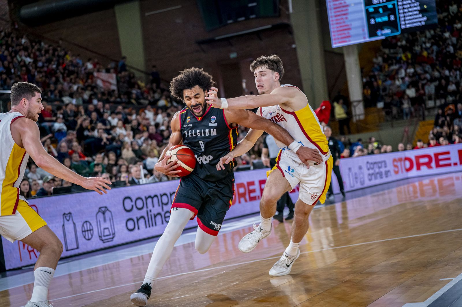 Mario Saint-Supéry y Rubén Guerrero ayudan al triunfo de España ante Bélgica