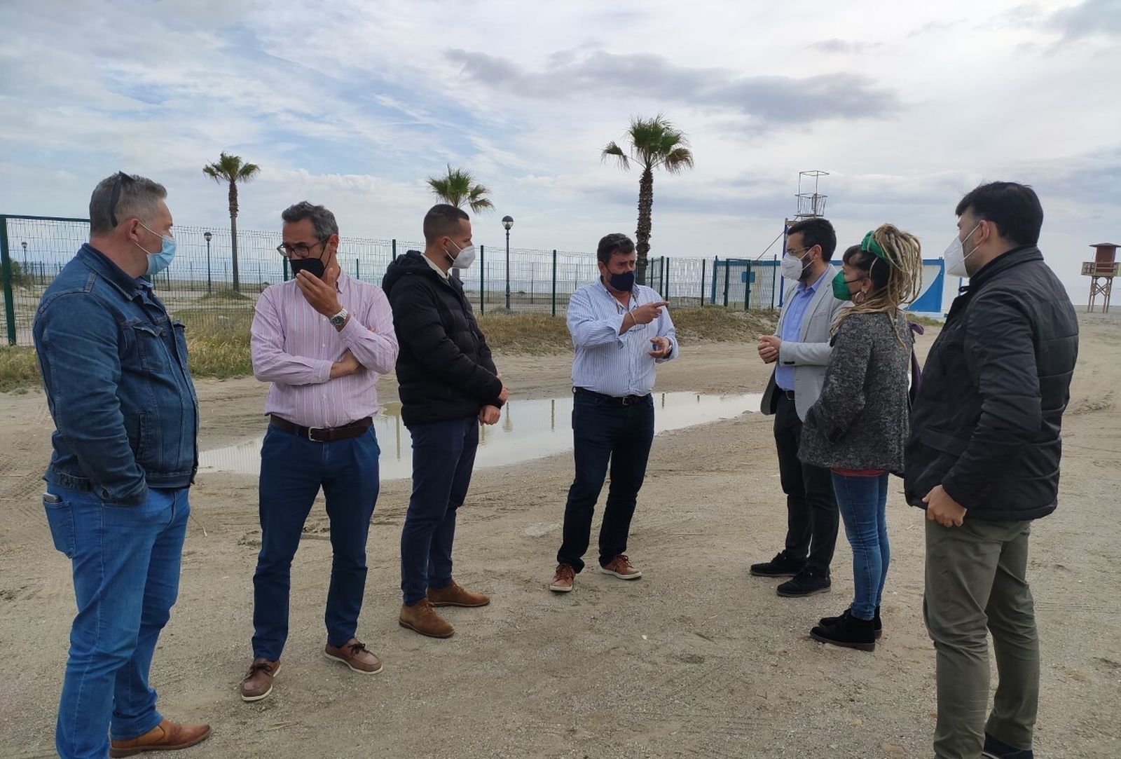 Las autoridades, durante la visita