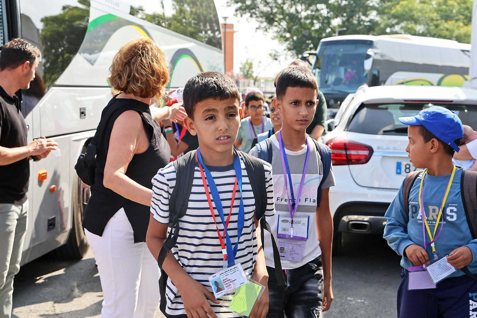Imágenes del recibimiento a los  niños procedentes de los campamentos saharauis que pasarán sus vacaciones en Huelva
