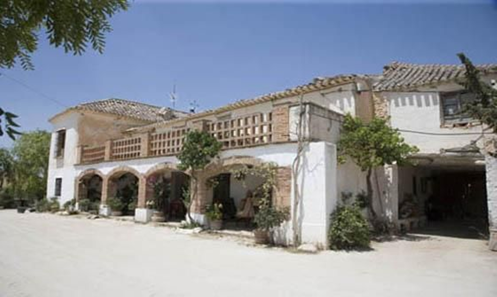 Ayuntamiento de Huélago. Casa solariega Cortijo de Preafán.
