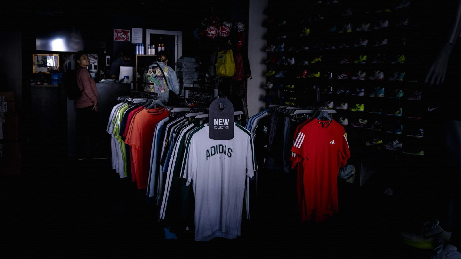 Las imágenes del apagón general en Cádiz: caos en el tráfico