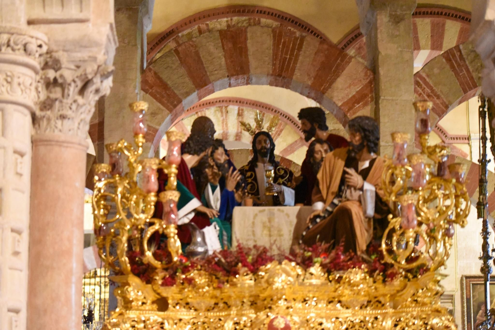 Las mejores fotos de las imágenes del Magno Vía Crucis en la Catedral de Córdoba