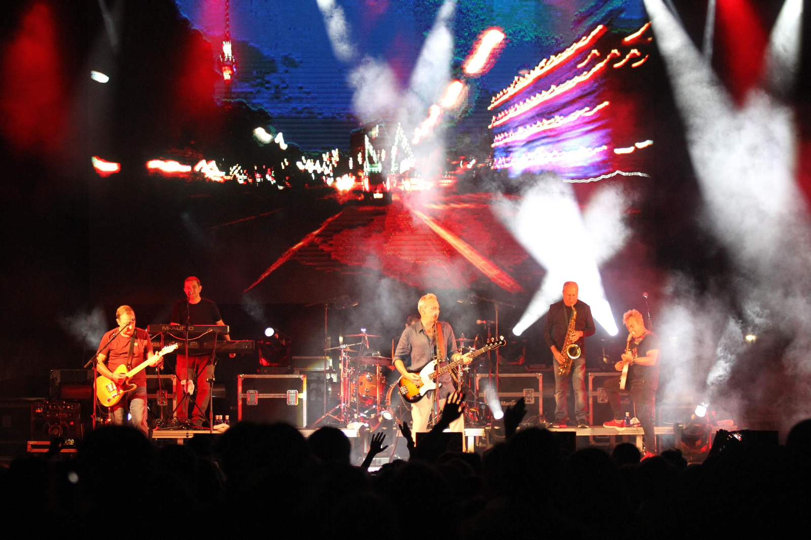 Imágenes del concierto de Hombres G en Huelva
