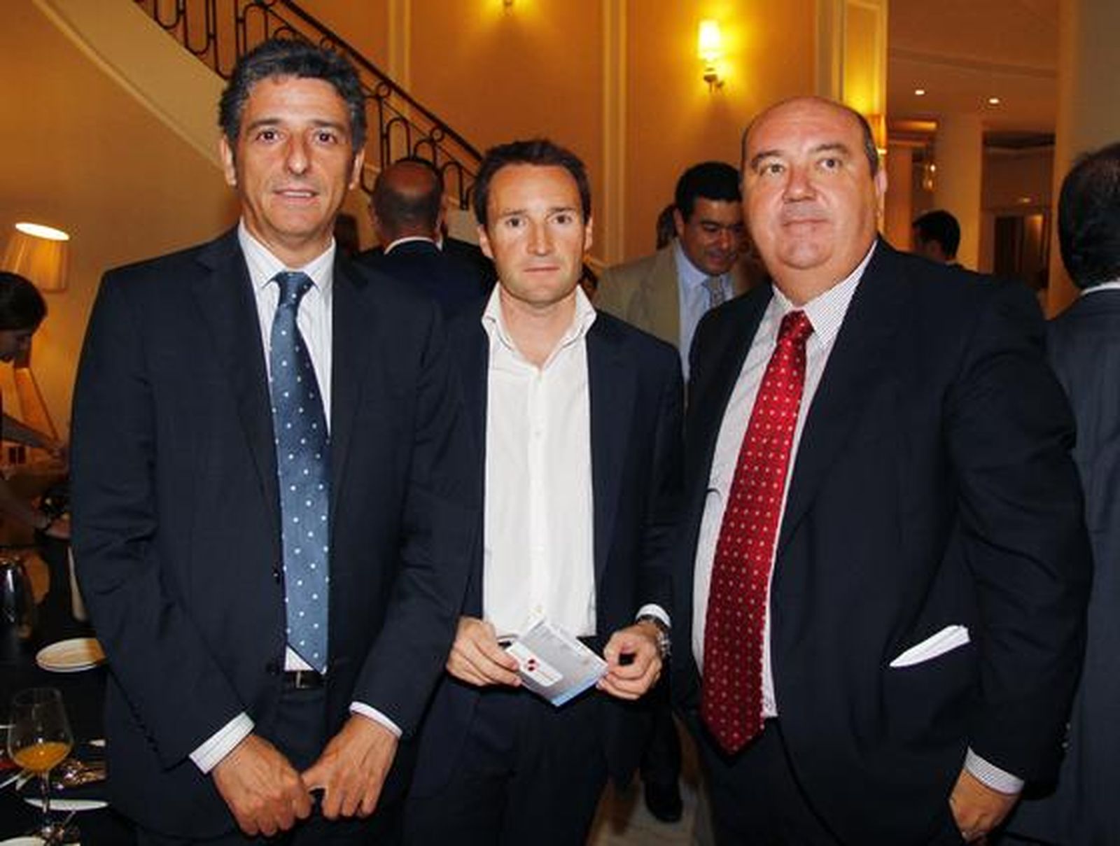 José Susaeta, director de Rel. Laborales de Agbar; Pedro Peña, dir. financiero de Aguas de Lucena; y Antonio Álvarez, dir de RR.HH. de Aquagest Andalucía.

Foto: Victoria Hidalgo