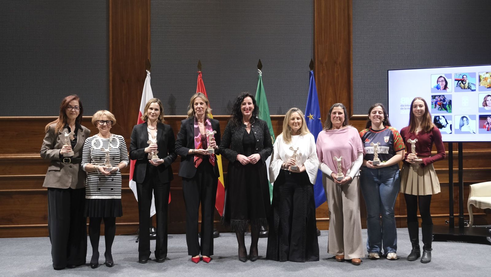 Entrega de los galardones por el Día Internacional de la Mujer, en imágenes