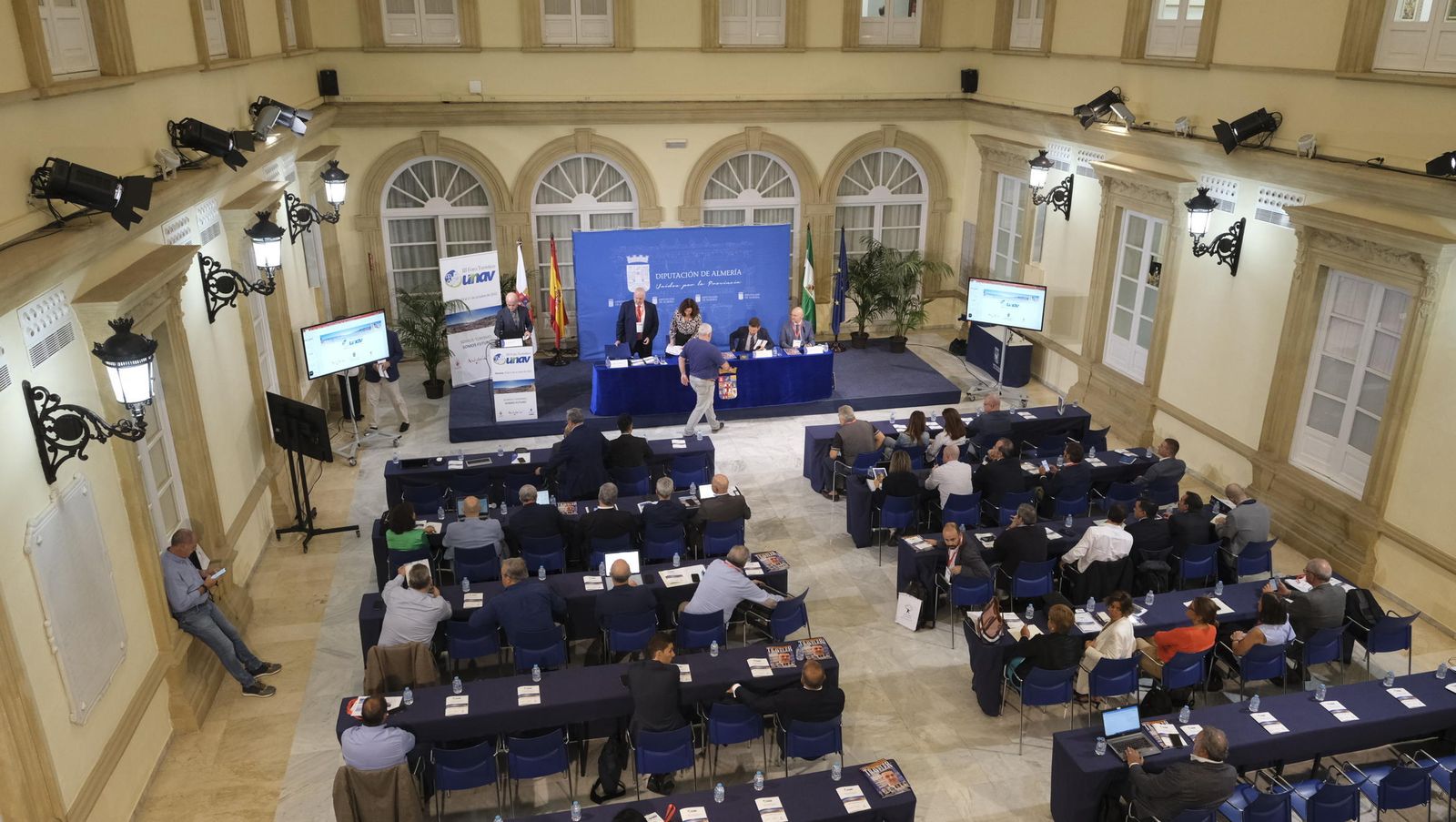 El Patio de Luces de Diputación, preparado para el foro/Javier Alonso.