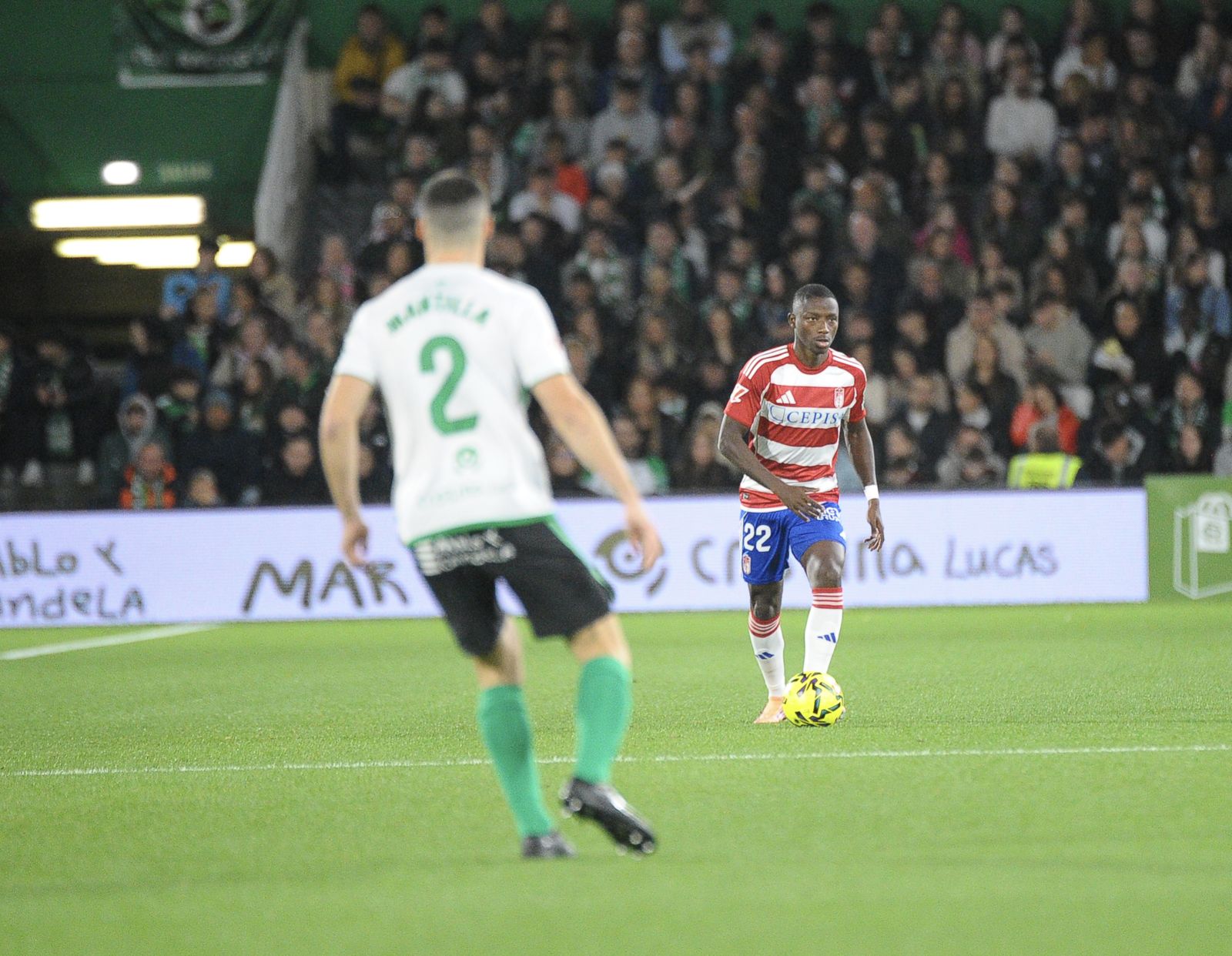 Ataque del Granada en un partido de esta campaña como visitante