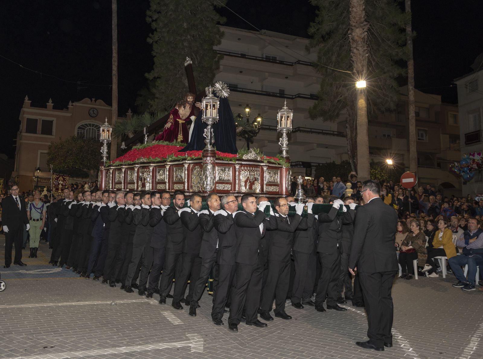 Imágenes de la procesión del Paso Blanco en Cuevas del Almanzora