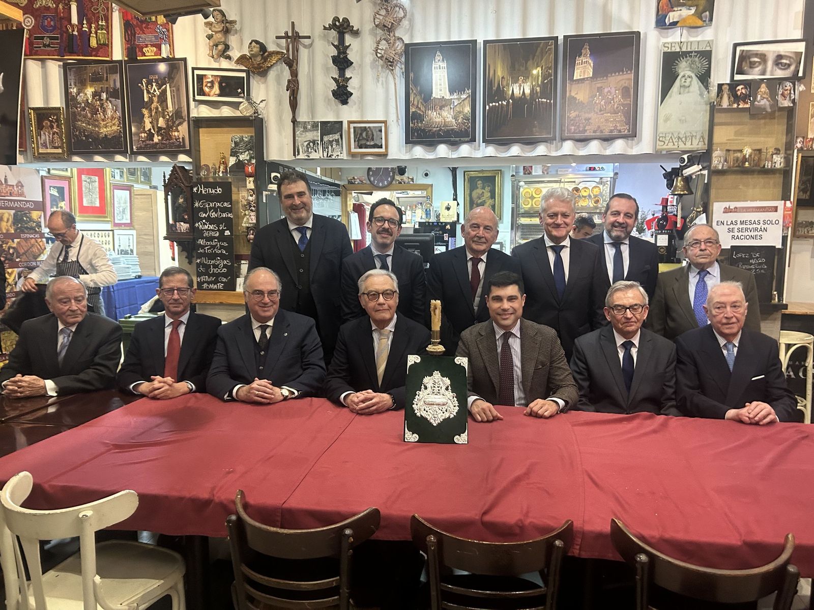 José Antonio Rodríguez junto a otros pregoneros anteriores