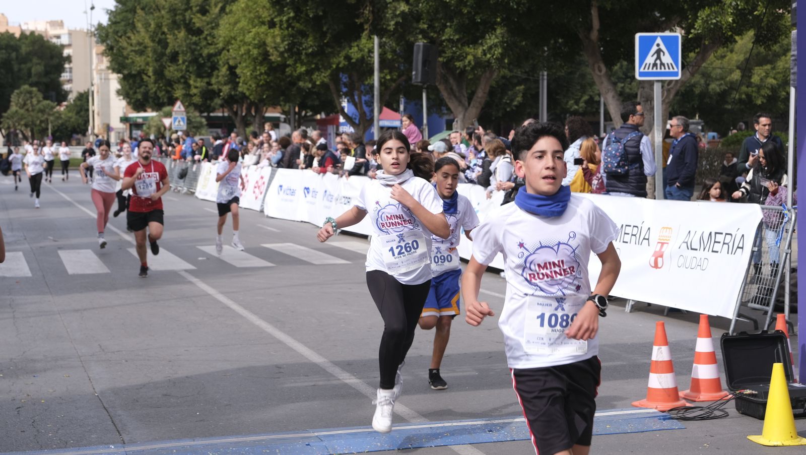 Imágenes de la Carrera de la Mujer 2023 en Almería