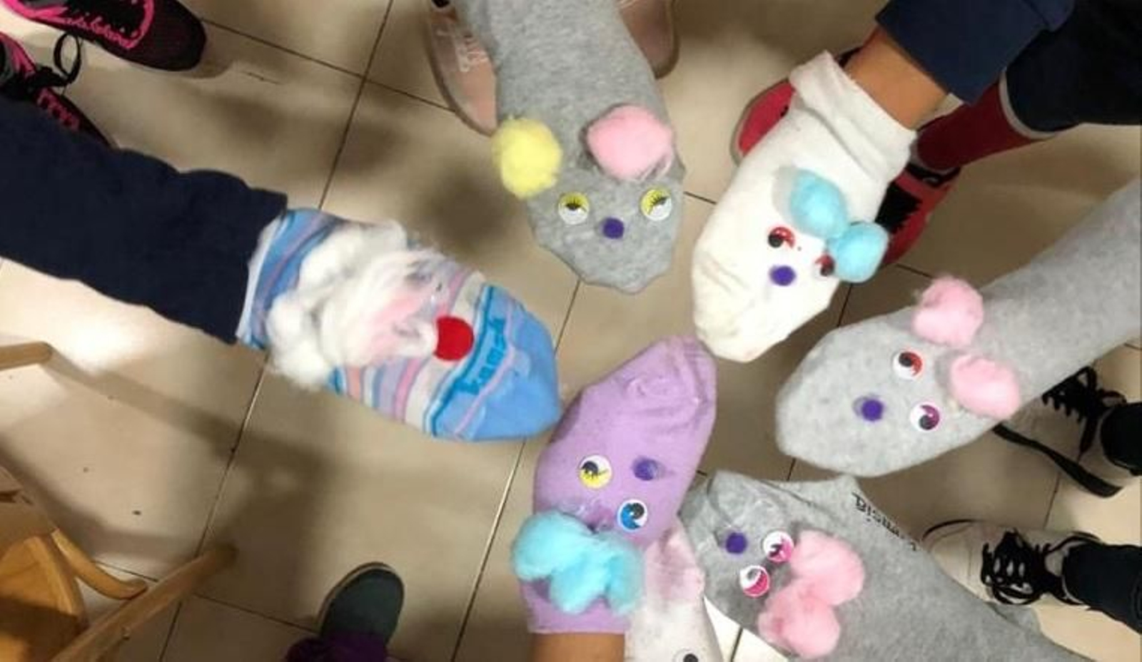 Marionetas realizadas por niños integrantes del programa de IAM 'Vacacionantes'.