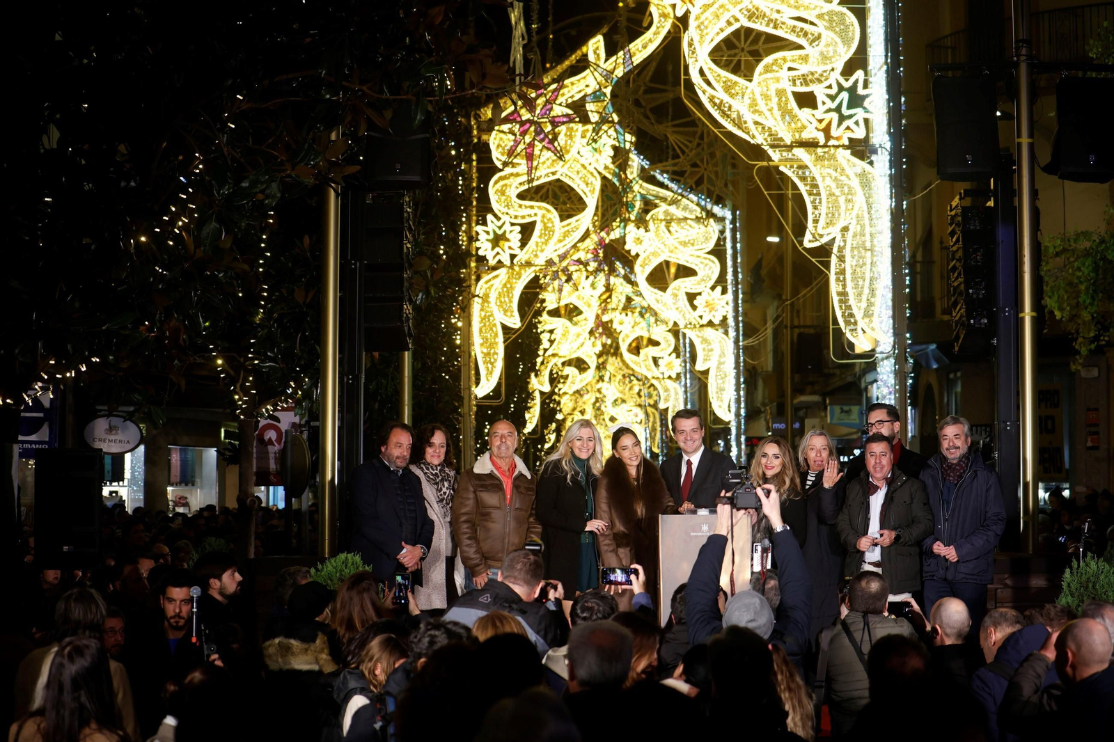 Así ha sido el espectácular encendido de las luces de Navidad de Córdoba