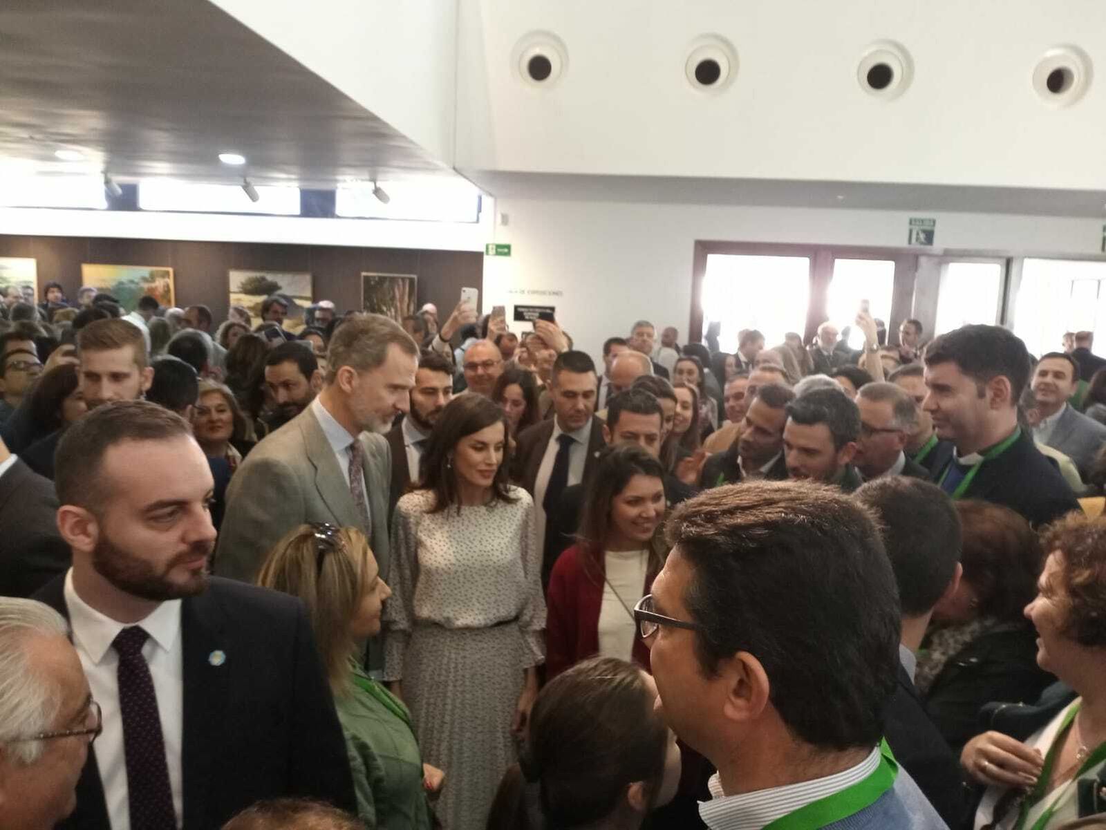 El teatro Salvador Távora se queda pequeño para recibir a los Reyes