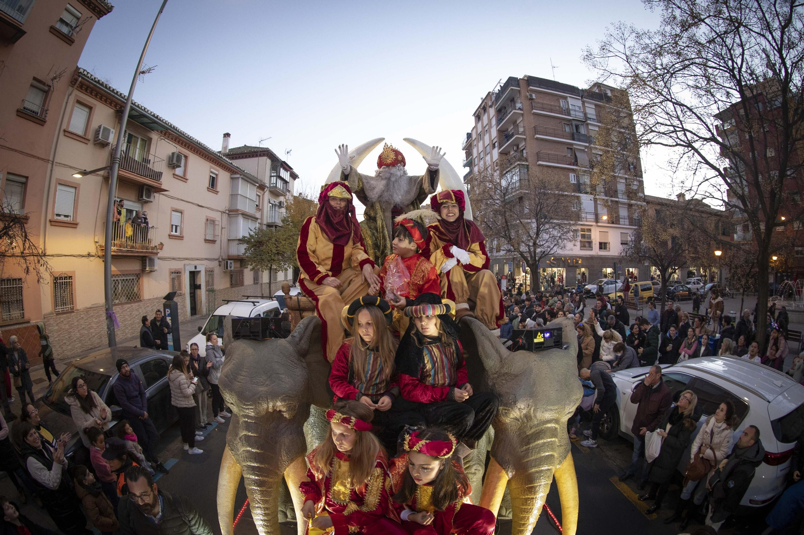 La cabalgata de los Reyes Magos de Granada, en imágenes