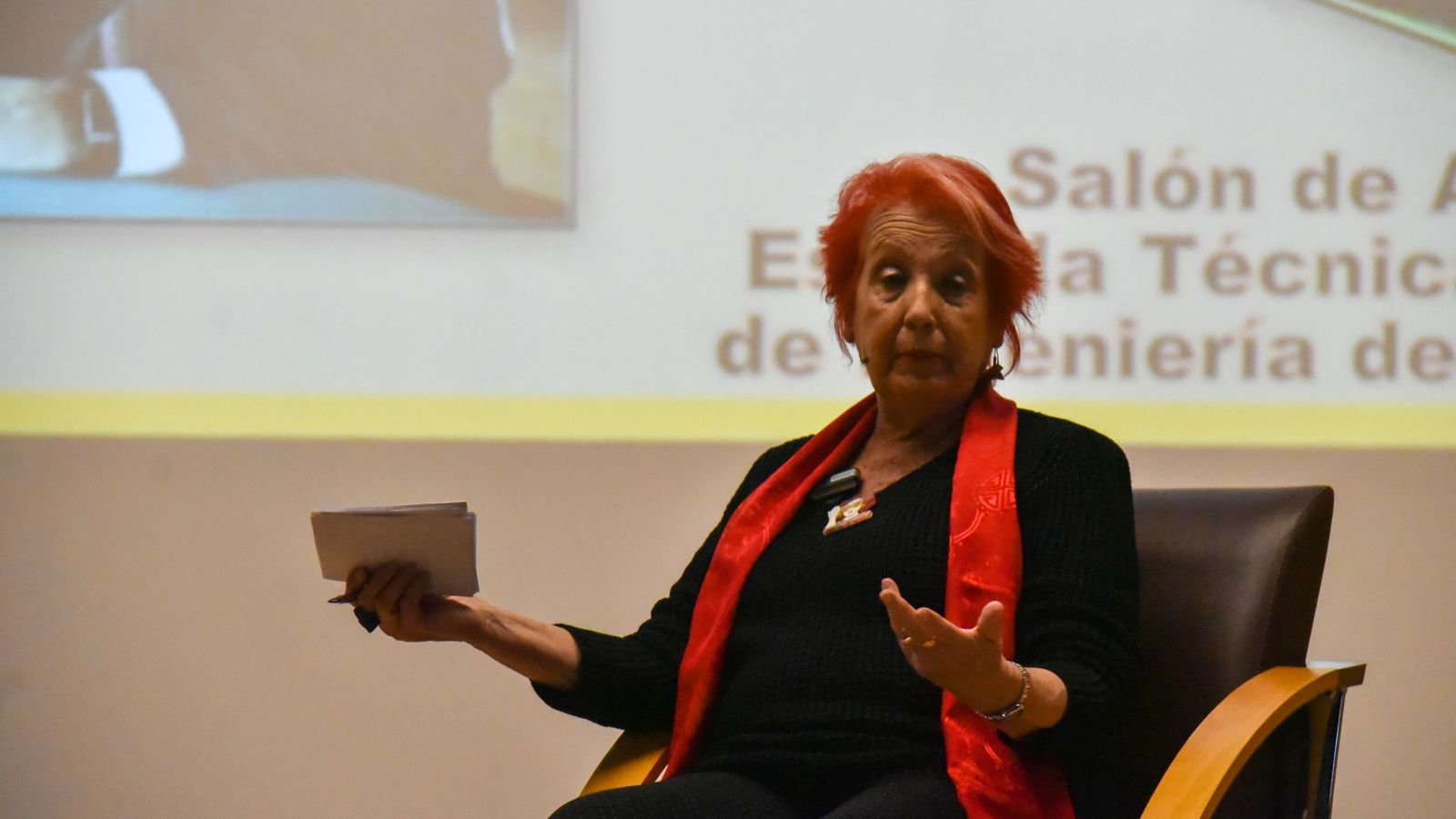 Fotos de la conferencia de Rosa María Calaf con Juan Jose Téllez