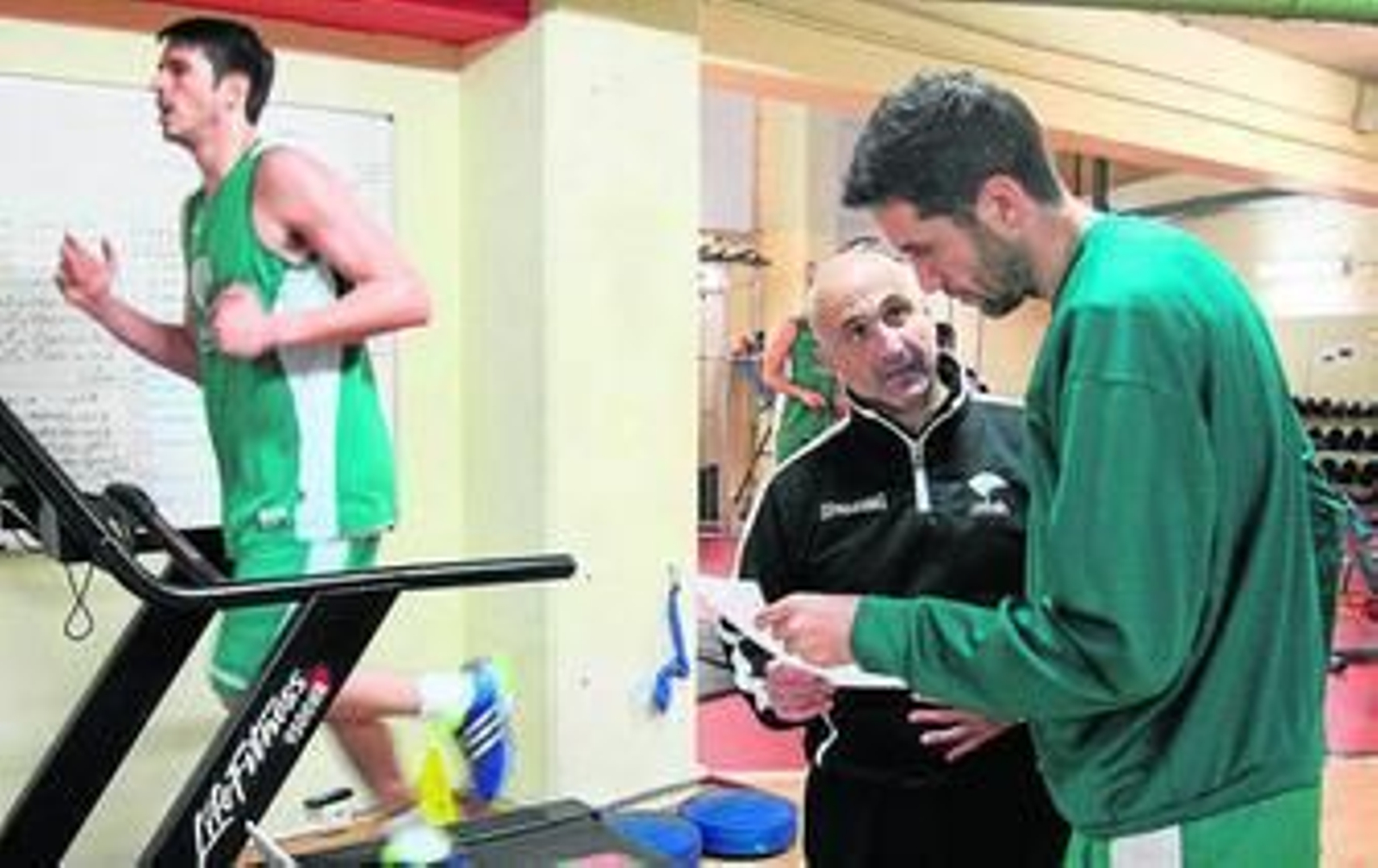 Enri Salinas dialoga con Sergi Vidal.