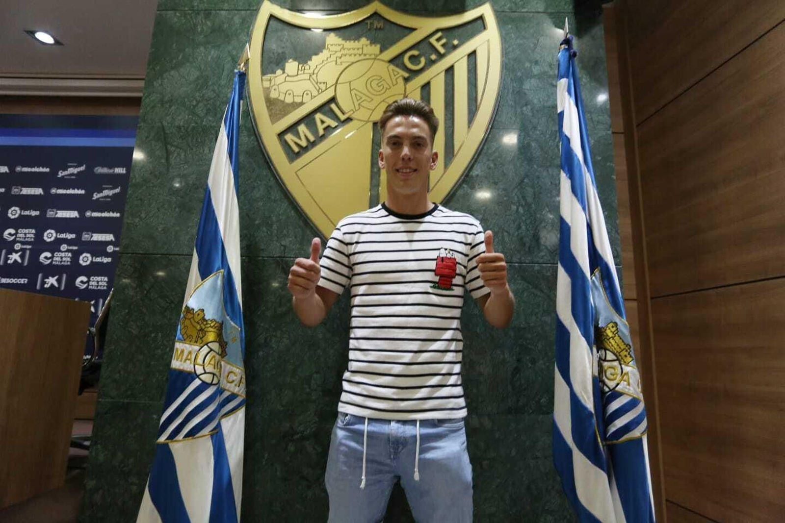 Las fotos de la presentación de Paulino con el Málaga CF