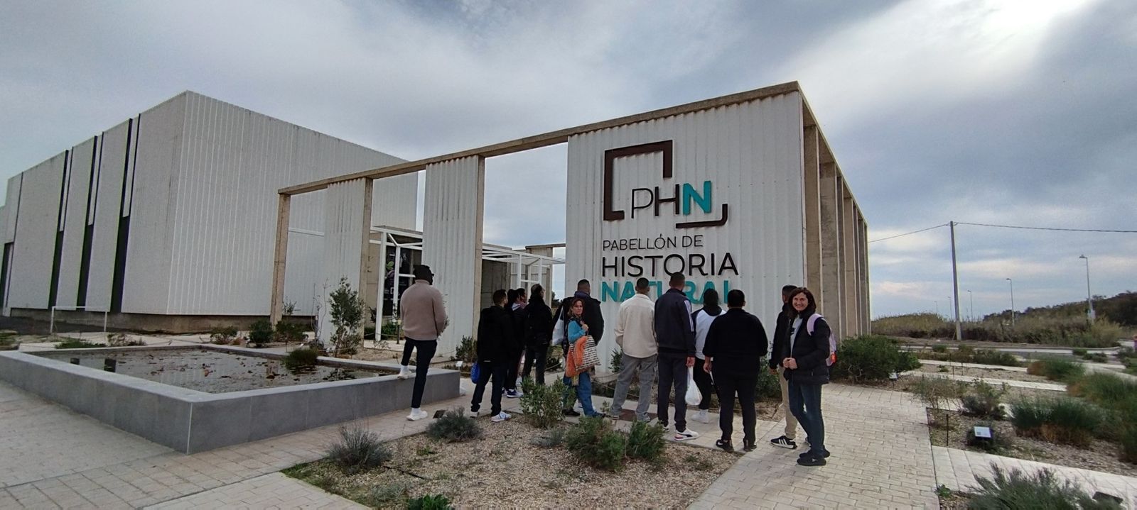 Los alumnos de El Acebuche en el Pabellón de Historia Natural.