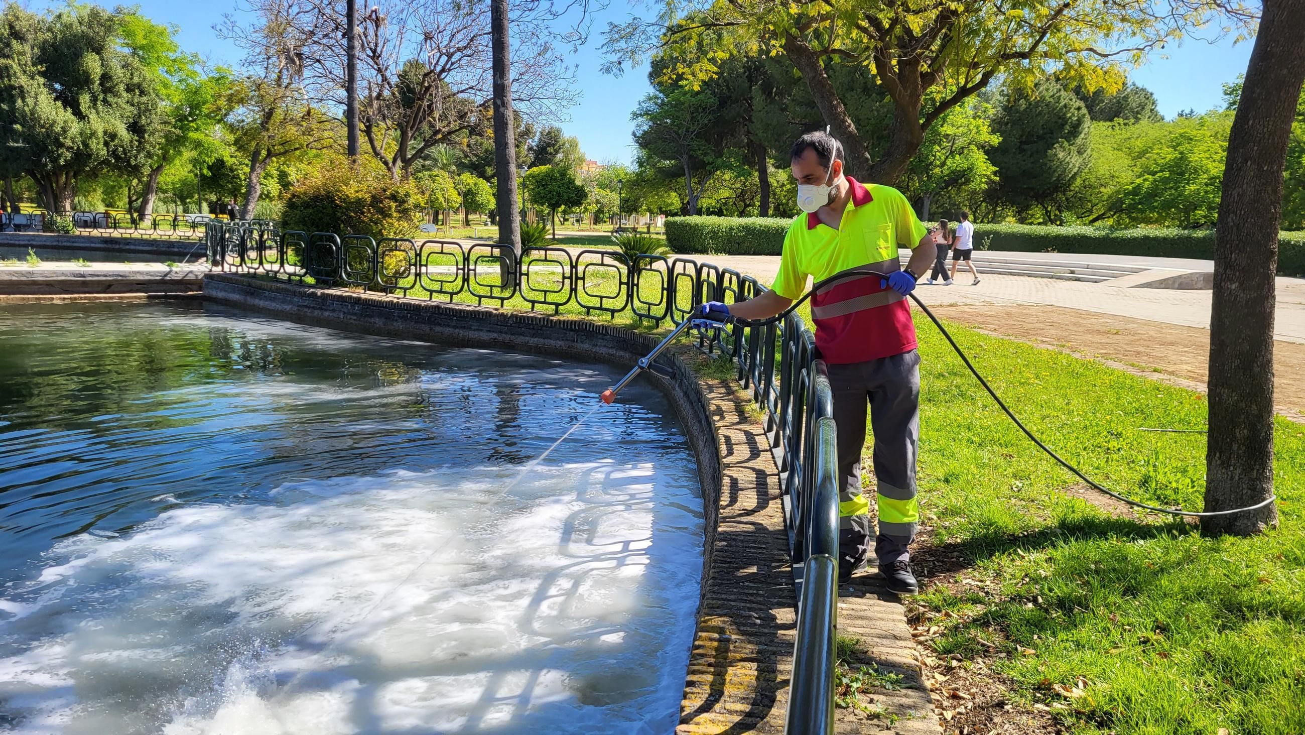 El Ayuntamiento de Sevilla suma ya 86 actuaciones contra el mosquito del virus del Nilo