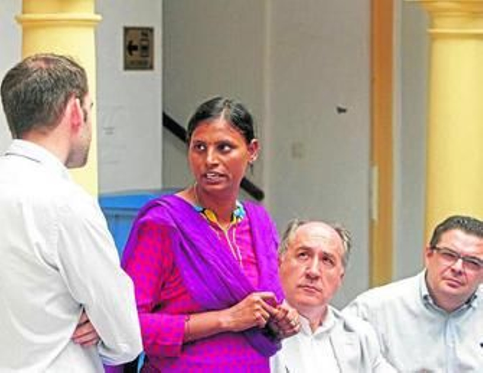 Un instante de la charla de Sheeba Baddi en el edificio La Escuela.
