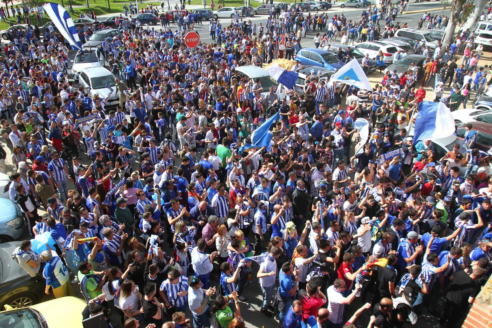 Ambientazo en las gradas del Recreativo de Huelva y el San Fernando