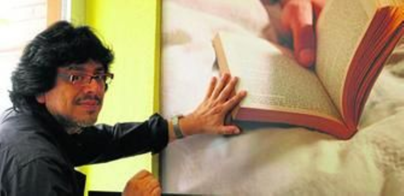 El escritor Fernando Iwasaki, fotografiado en 2009.