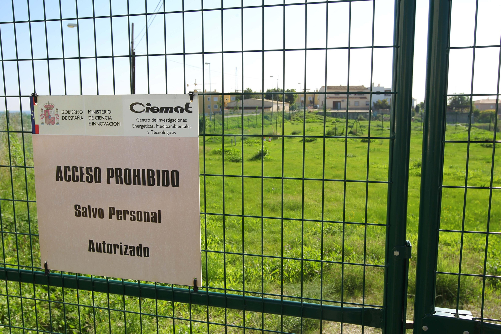 Terrenos afectados por la radiactividad en el núcleo cuevano de Palomares.