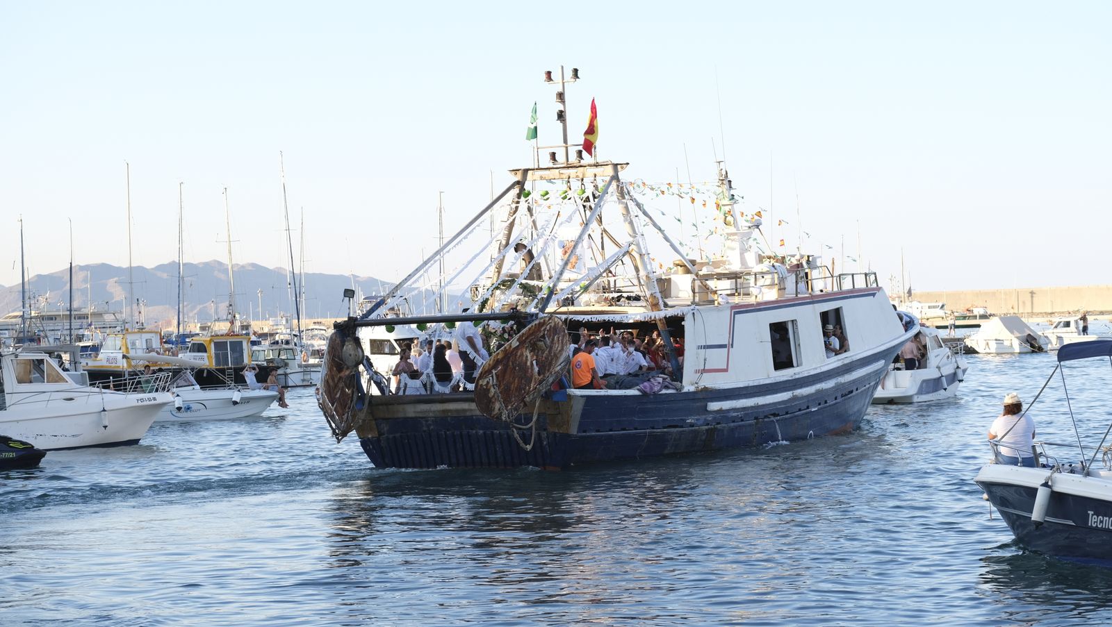 Imágenes de la procesión marinera de la Virgen del Carmen de Garrucha