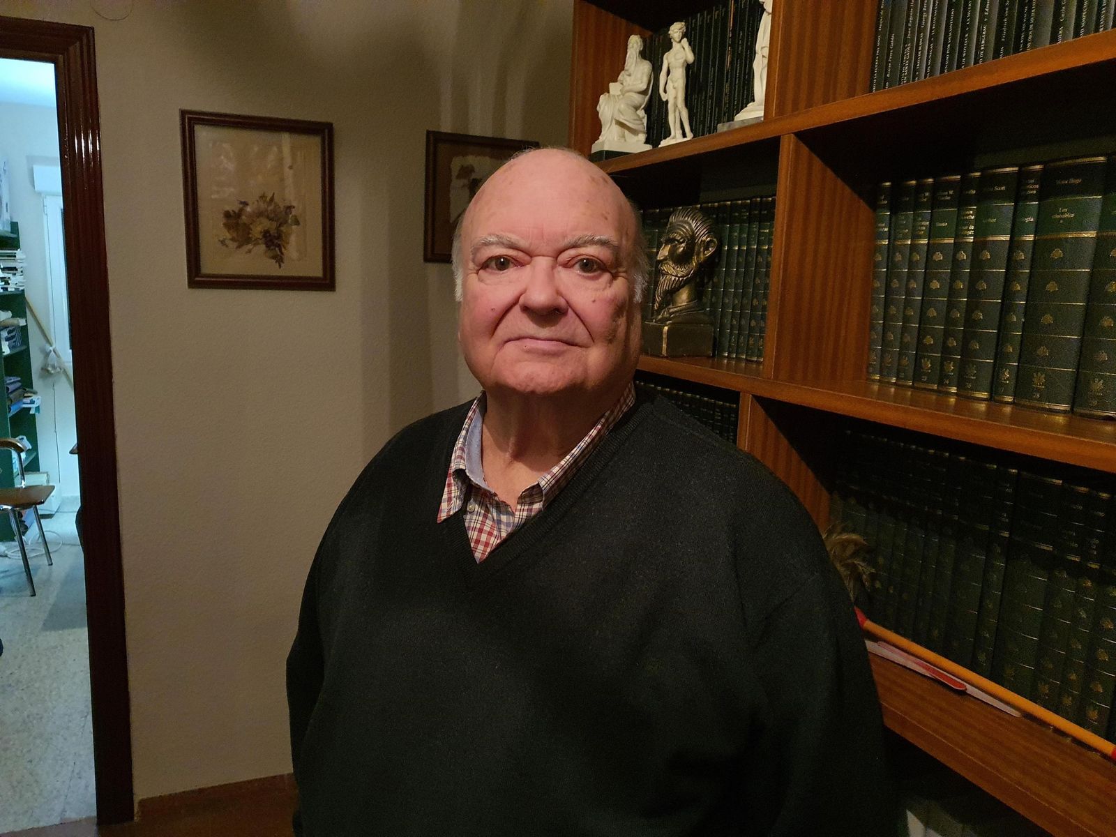 Enrique Morón en su domicilio.