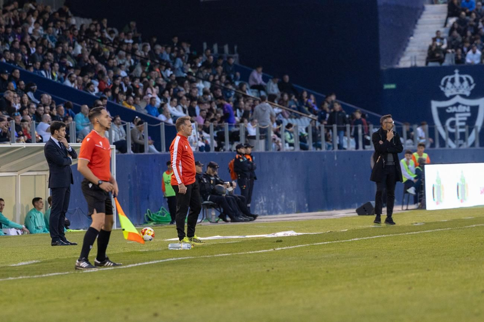 Real Jaén 0-1 Linares Deportivo: las mejores imágenes del clásico provincial