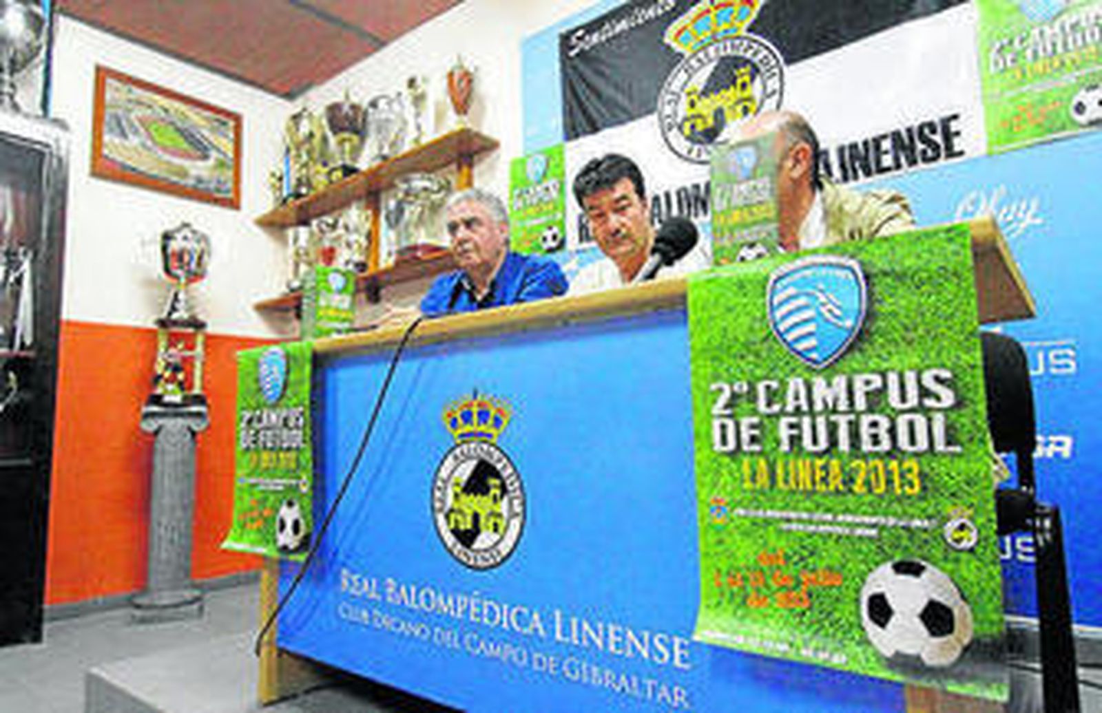 Un momento de la presentación del campus, ayer en La Línea.