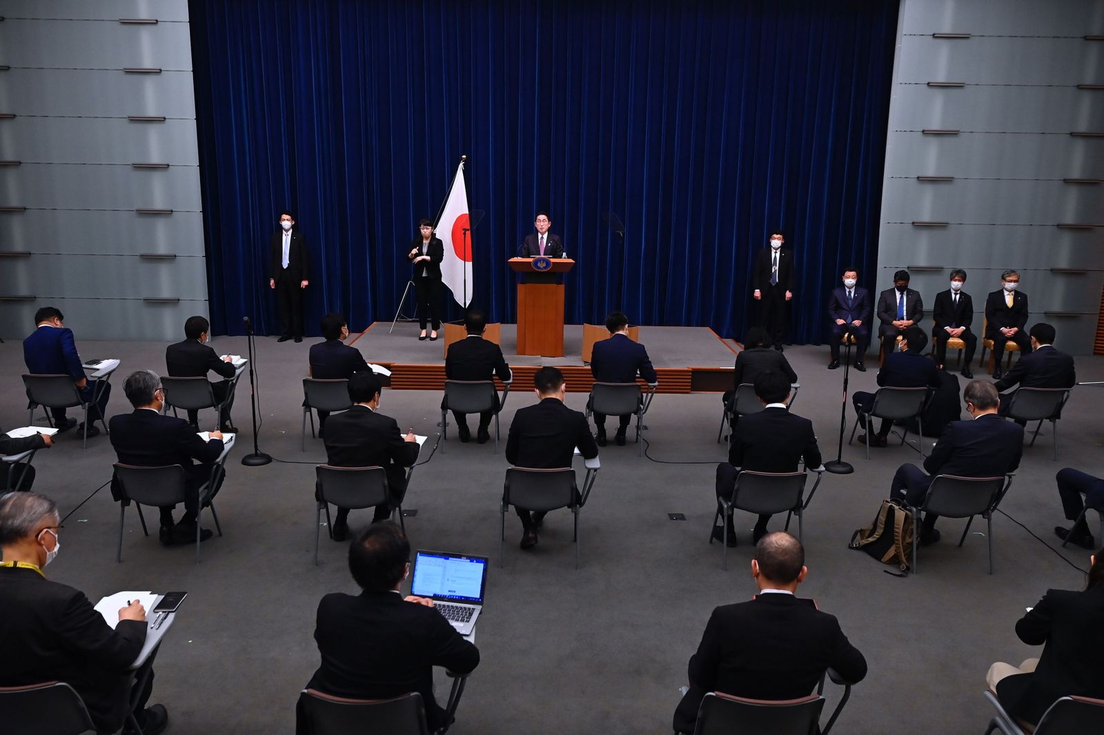 El primer ministro japonés, Fumio Kishida, ofrece una rueda de prensa en Tokio.