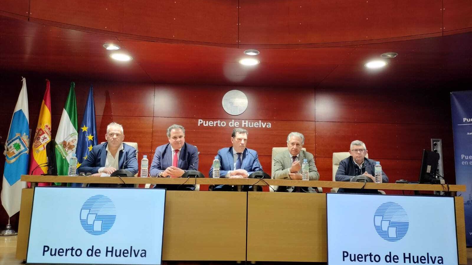 Reunión en el Puerto de Huelva.