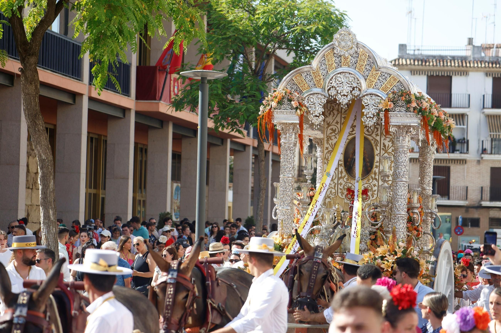 La salida de la Hermandad del Rocío de Córdoba