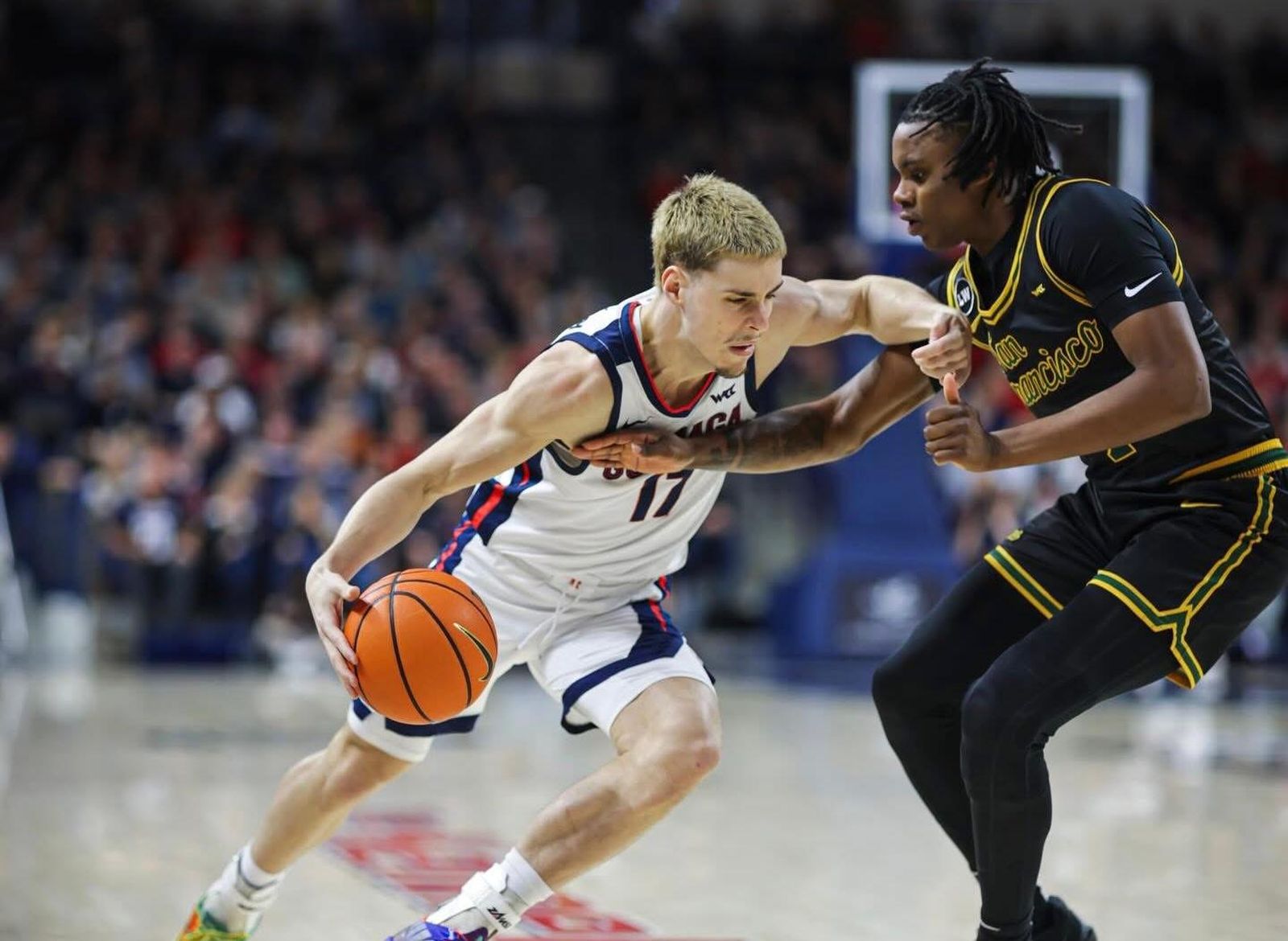 NCAA: Mario Saint-Supéry suma desde el banquillo en el 14º triunfo seguido de Gonzaga