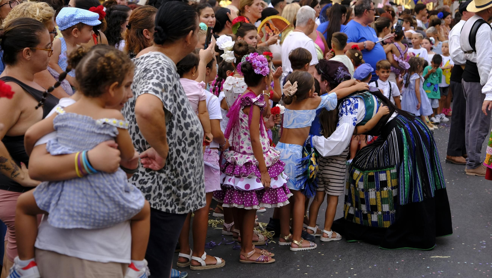 Las mejores imágenes de la Batalla de Flores de Almería