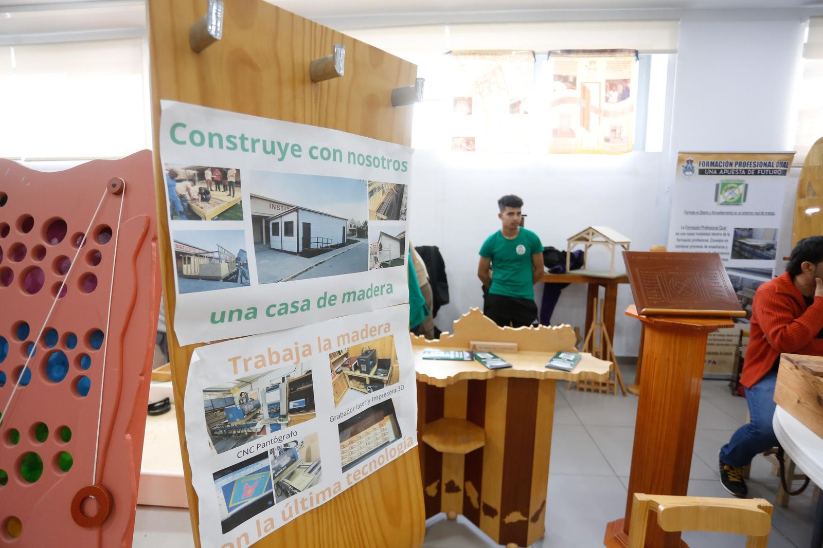 Las fotos de la XIII Feria de Ciclos Formativos Campo de Gibraltar en el Palacio de Congresos de La Línea