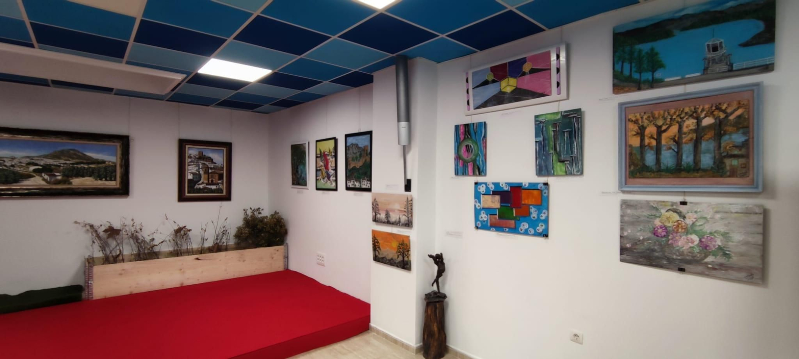 Arte "reciclado" en la exposición de Juan Manuel Ruiz que puedes ver en Martos