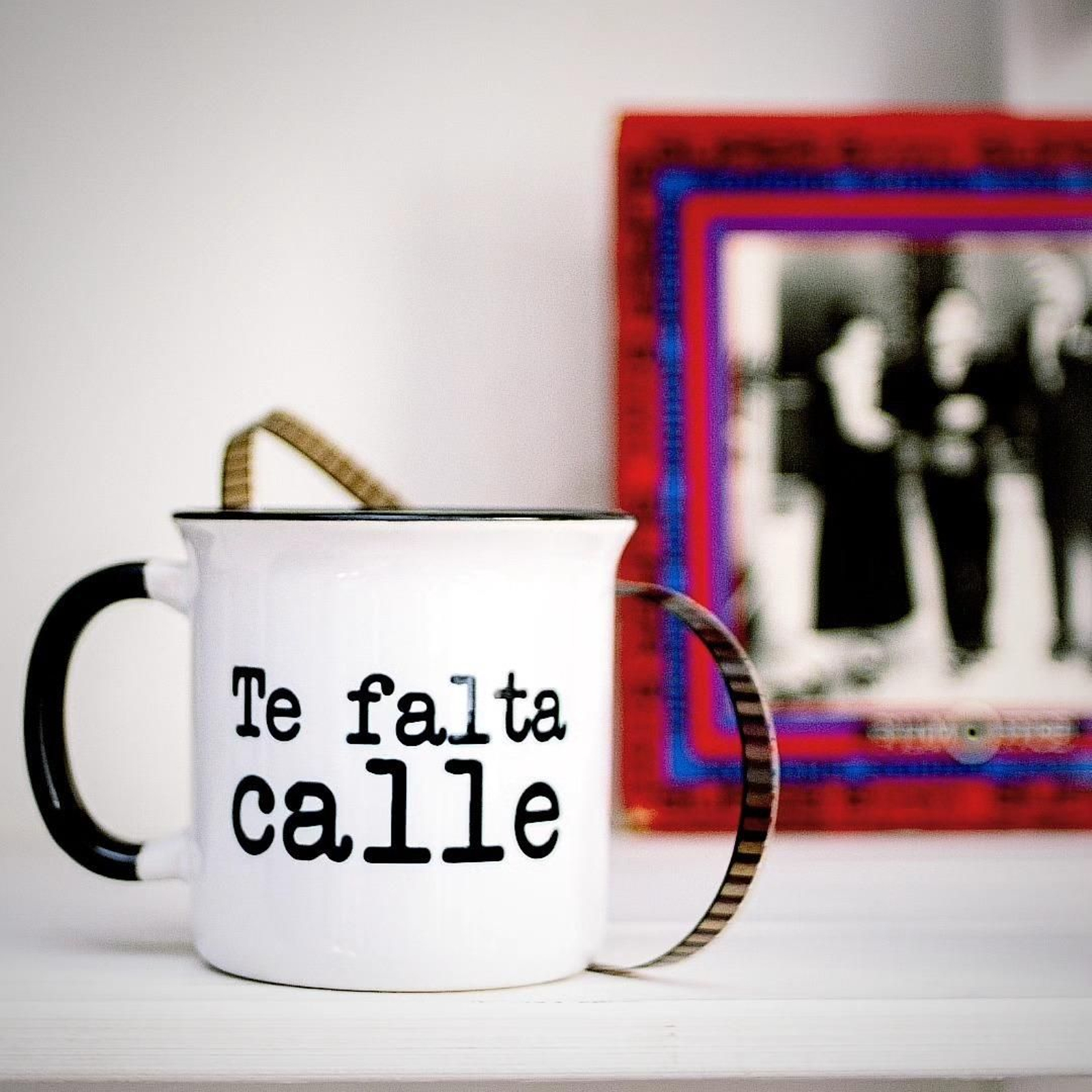 Tacita de Art El Gato, puesto que suele estar presente en estos dos mercados de artesanía.