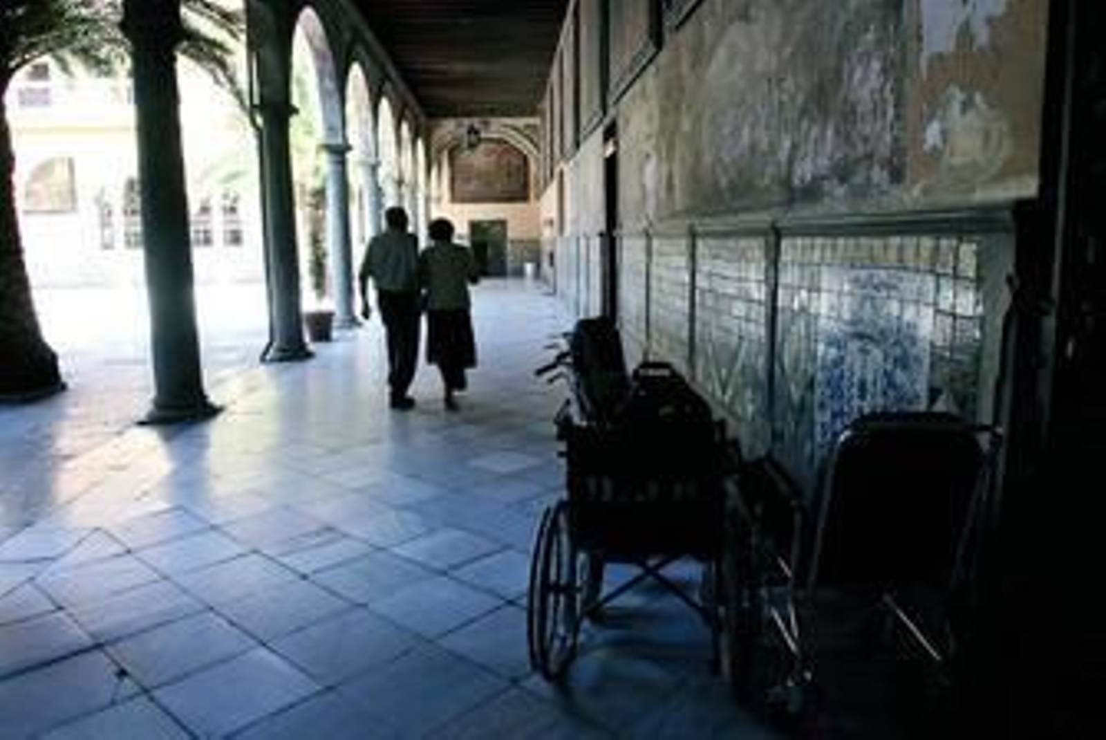 El monasterio funciona todavía como centro hospitalario.