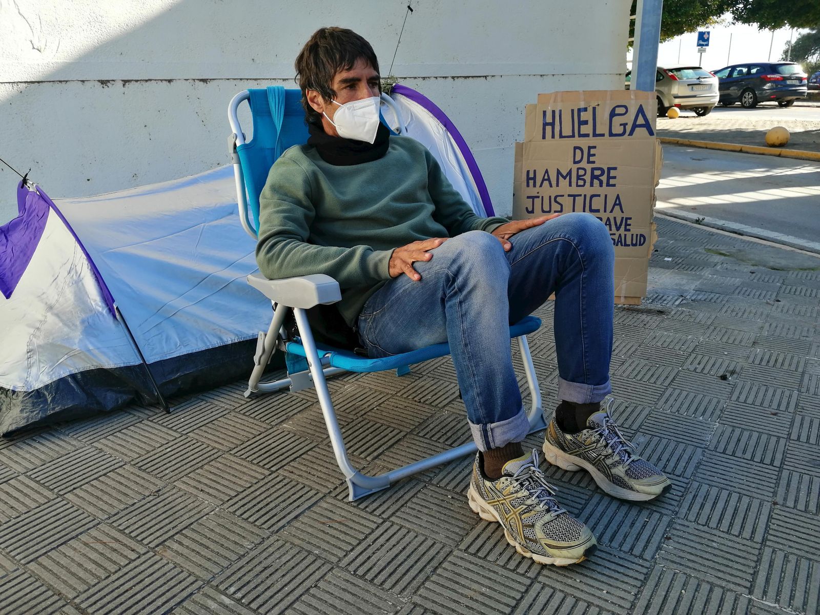 José Ángel Bódalo en la acampada que mantiene en el Hospital de Puerto Real