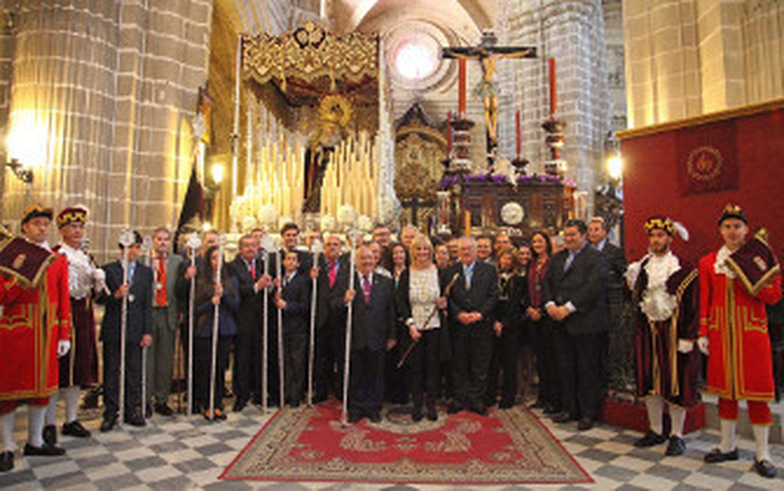 El bastón de mando de Jerez vuelve al Cristo de la Viga