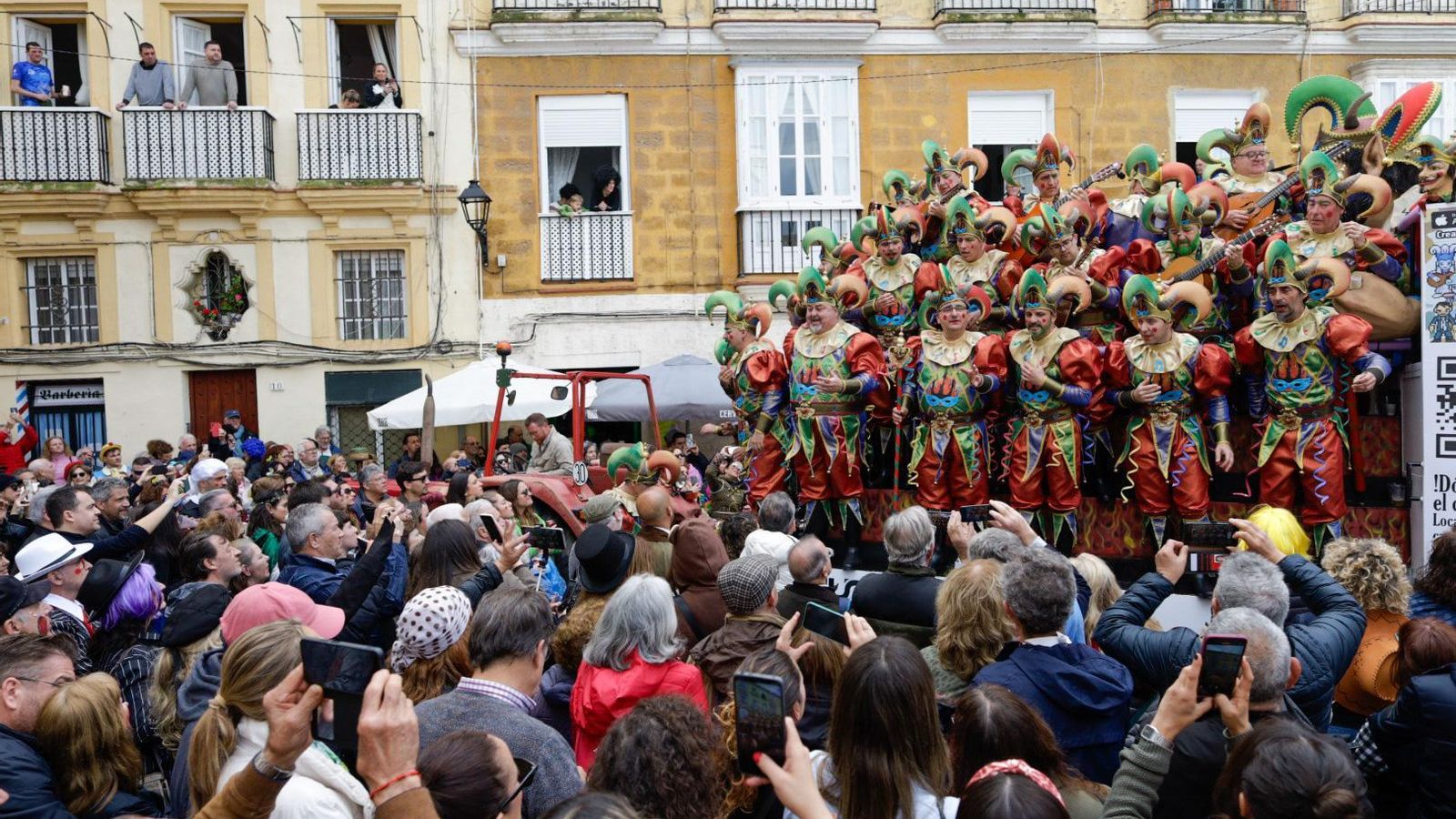 Las mejores imágenes del primer domingo de Carnaval de Cádiz