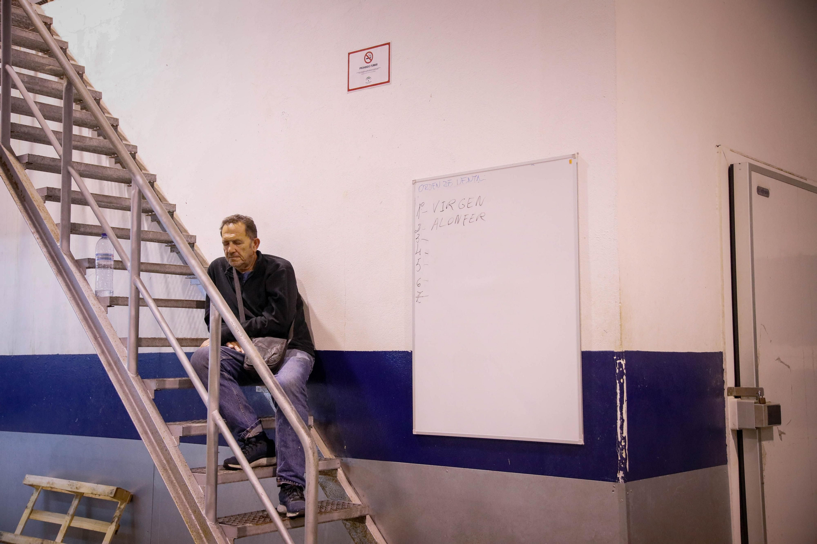 Te contamos en imágenes como ha sido la descarga de las traiñas en la lonja de Almería